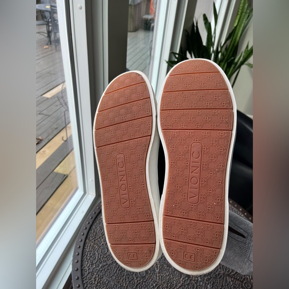 VIONIC KIMMIE COURT SNEAKERS IN BLACK 13 - Picture 10 of 11